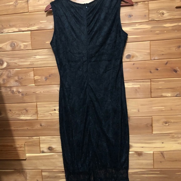 Black lace dress - Picture 2 of 8
